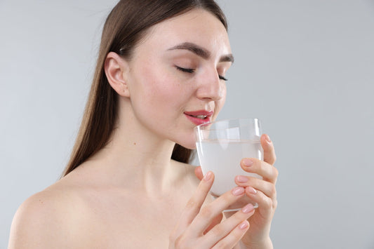 Czy kolagen można pić na czczo? Fakty i mity o porze suplementacji