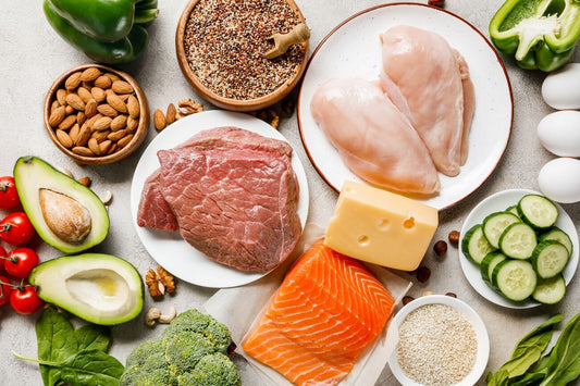 Dieta wysokobiałkowa – dla kogo, co jeść? Informacje, zasady, produkty